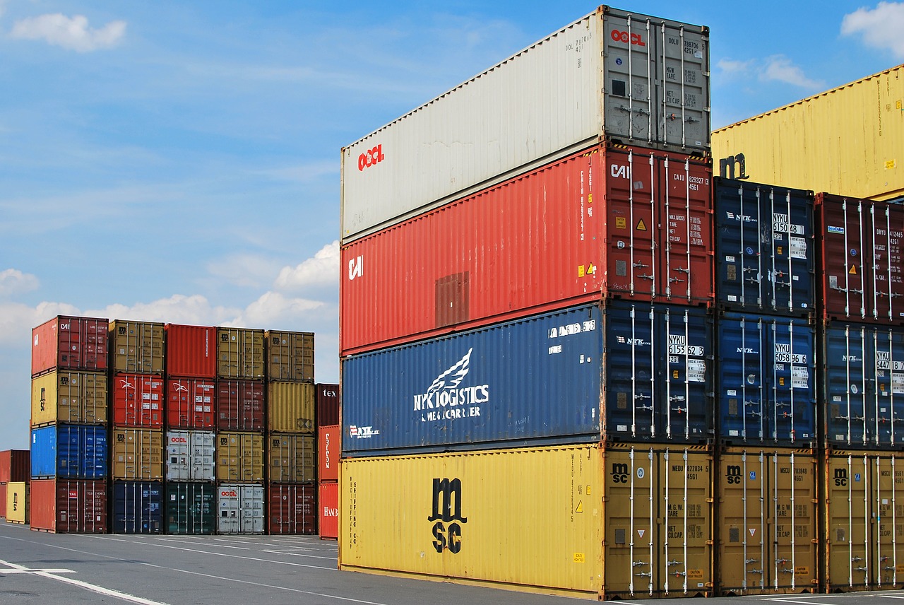 Top 4 considerations when looking for a storage container unit